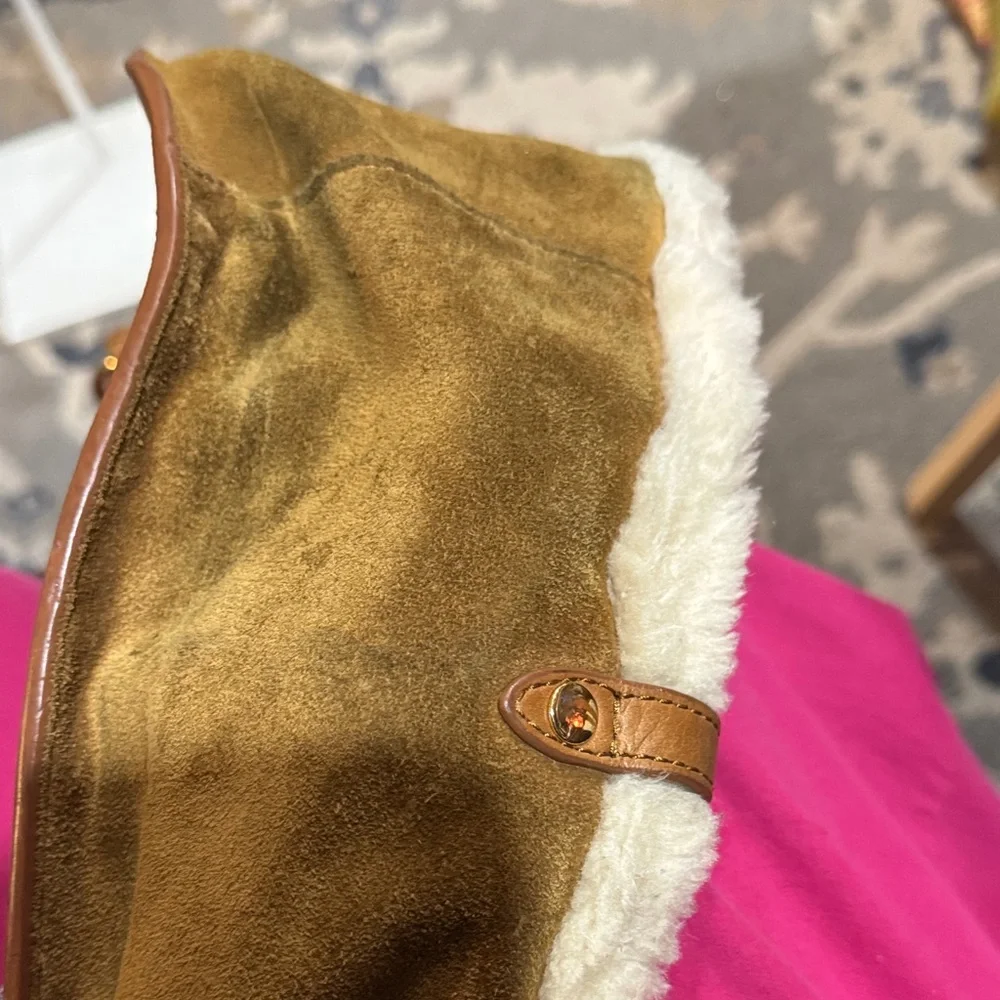 Cozy Ugg Shearling Hobo Bag - Cream and Brown - Picture 4 of 6